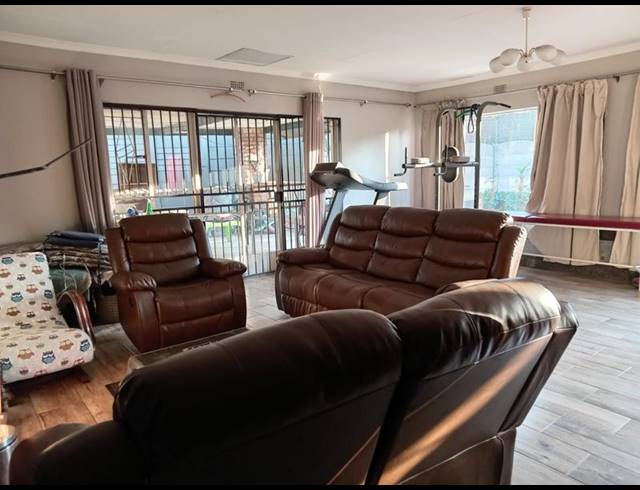 4 BEDROOM PROPERTY TO RENT IN DALPARK PROPER
